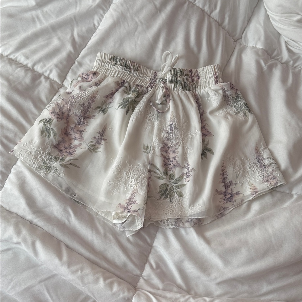 Lavender Floral Women's Shorts (XS)